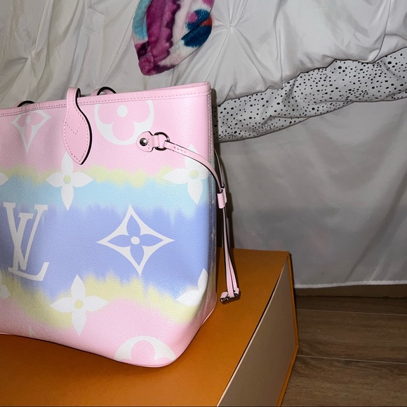 Louis Vuitton Escale Neverfull - Picture 4 of 14